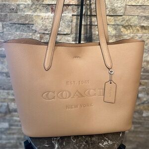 Coach Cameron tote handbag-Latte Tan color NWOT